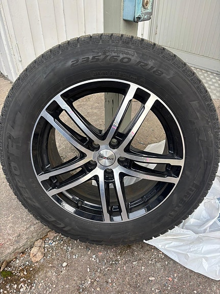 Volvo XC60 11 of 15