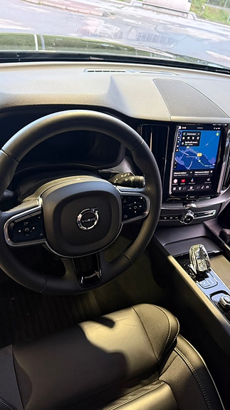 Volvo XC60 5 of 15