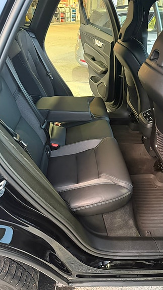 Volvo XC60 8 of 15