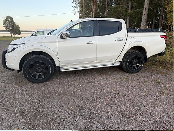 Mitsubishi L200 2 of 3