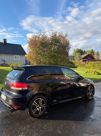 Volkswagen Golf VI 2 of 10