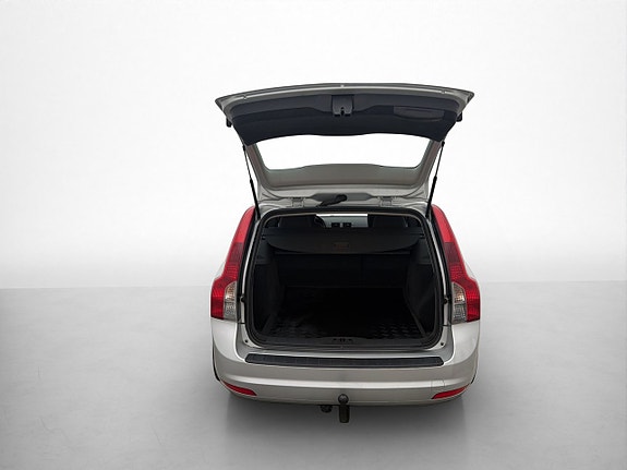 Volvo V50 10 of 22