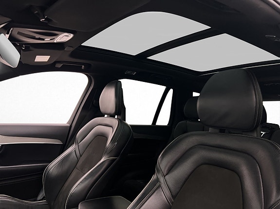 Volvo XC90 17 of 30