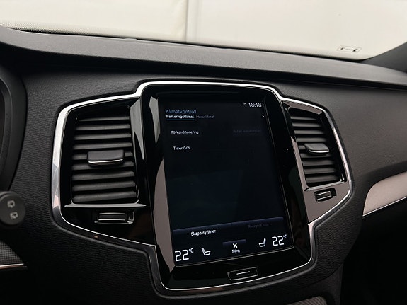 Volvo XC90 30 of 30