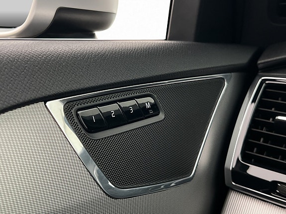 Volvo XC90 19 of 30