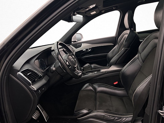 Volvo XC90 14 of 30