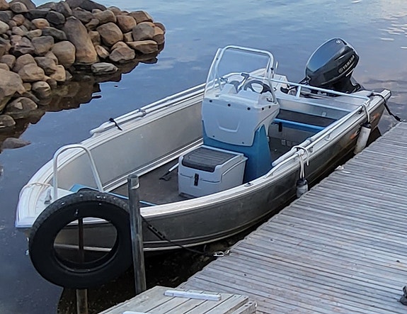 Buster SCC, Yamaha 30hk 4-takt, Fogelsta båttrailer 4 of 4