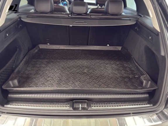 Mercedes-Benz GLC300 e 8 of 13