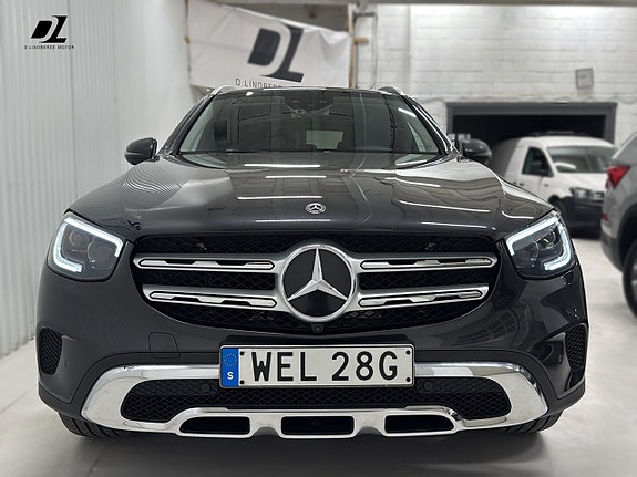 Mercedes-Benz GLC300 e 13 of 13