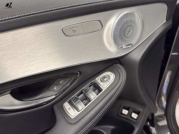 Mercedes-Benz GLC300 e 10 of 13