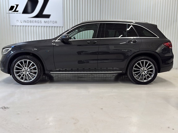 Mercedes-Benz GLC300 e 2 of 13