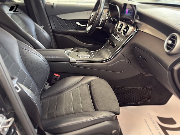 Mercedes-Benz GLC300 e 6 of 13