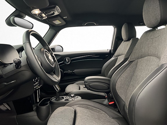 MINI Cooper SE 11 of 28