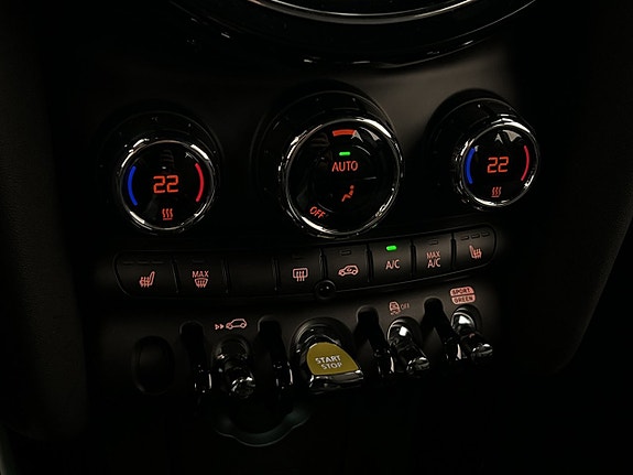 MINI Cooper SE 19 of 28
