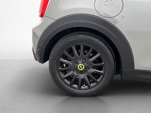 MINI Cooper SE 27 of 28
