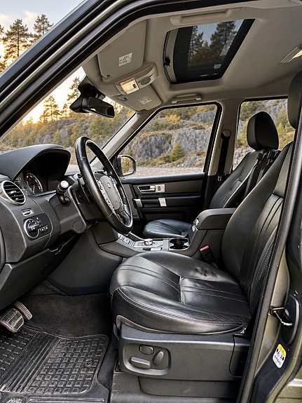 Land Rover Discovery 4 10 of 14