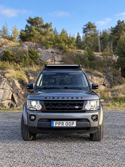 Land Rover Discovery 4 2 of 14