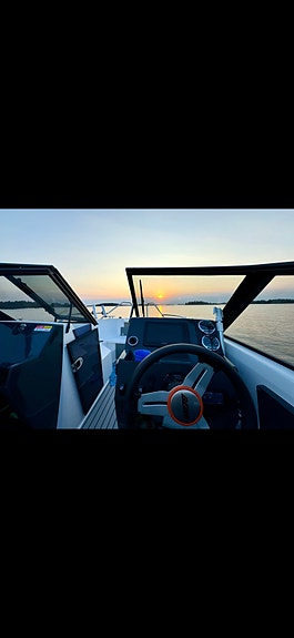 Bella 550 BR Mercury Pro XS 115 5 of 7