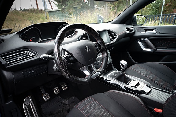 Peugeot 308 SW 7 of 24