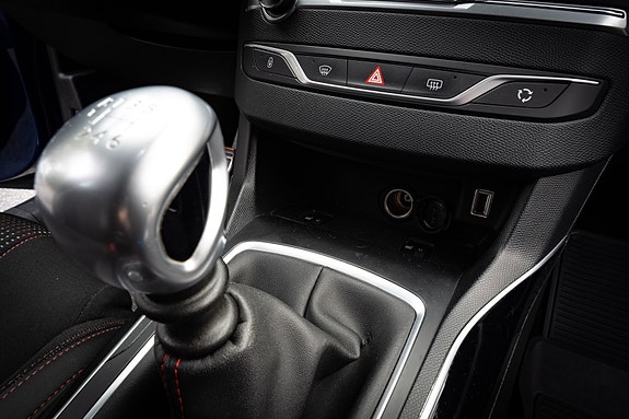 Peugeot 308 SW 17 of 24
