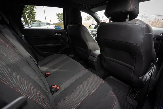 Peugeot 308 SW 8 of 24
