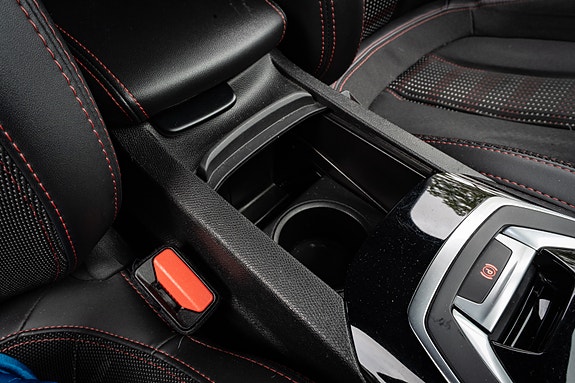 Peugeot 308 SW 16 of 24