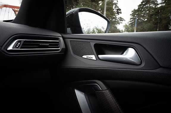 Peugeot 308 SW 9 of 24
