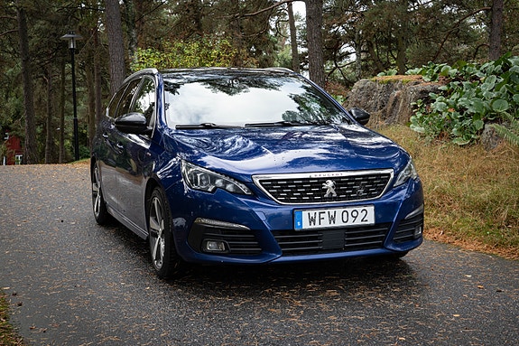 Peugeot 308 SW 2 of 24