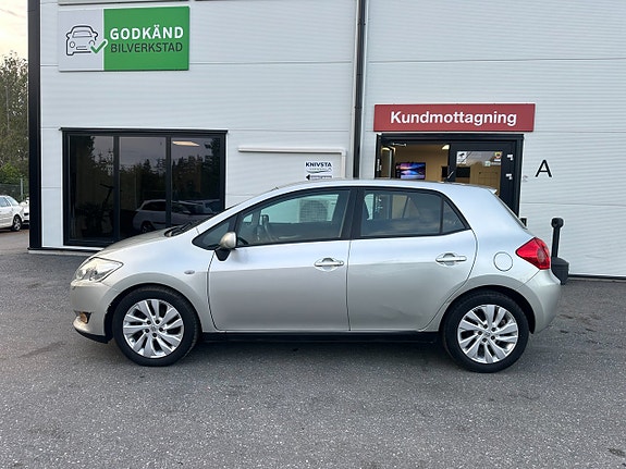 Toyota Auris 4 of 16