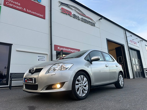 Toyota Auris 3 of 16