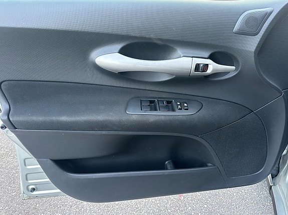 Toyota Auris 16 of 16