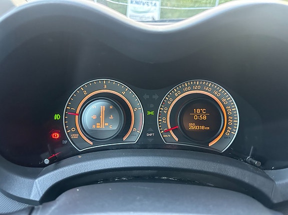 Toyota Auris 7 of 16