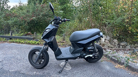 Yamaha Yamaha Slider Naked 50cc | Helsvart, Påkostad! 5 of 10