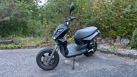 Yamaha Yamaha Slider Naked 50cc | Helsvart, Påkostad! 4 of 10