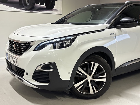 Peugeot 3008 2 of 23