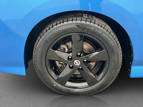 Nissan Leaf 27 of 30