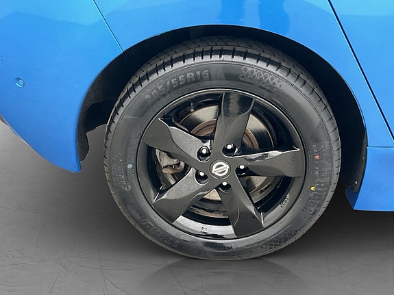 Nissan Leaf 29 of 30
