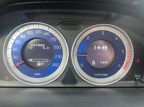 Volvo V70 11 of 13