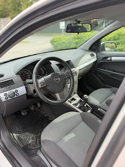 Opel Astra 5 of 9