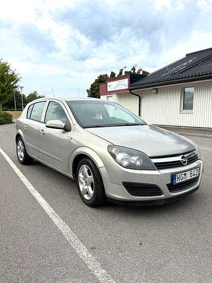 Opel Astra 2 of 9