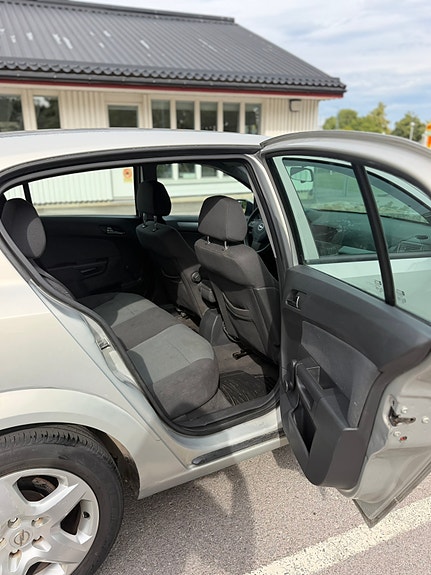 Opel Astra 6 of 9