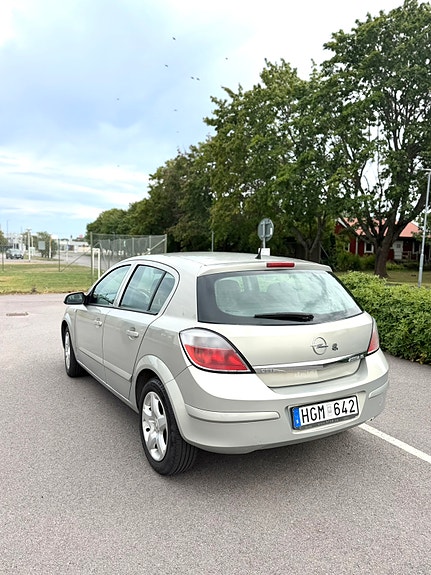 Opel Astra 4 of 9