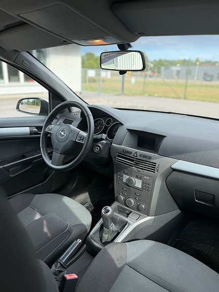 Opel Astra 7 of 9