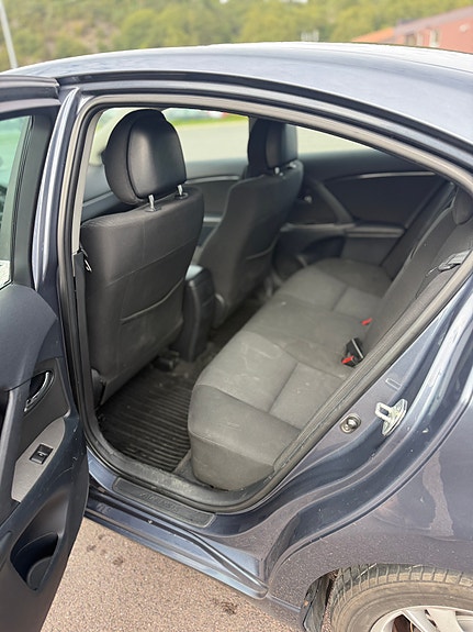Toyota Avensis 14 of 15