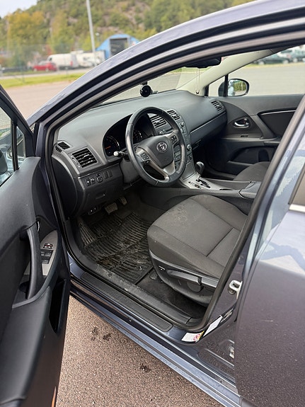 Toyota Avensis 12 of 15