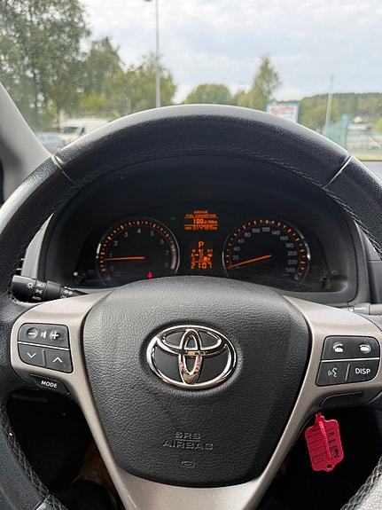 Toyota Avensis 10 of 15