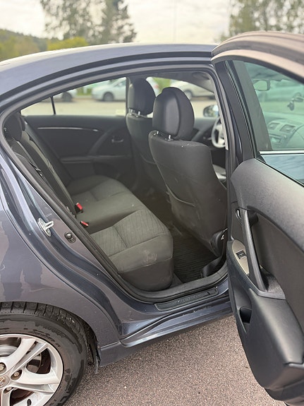 Toyota Avensis 13 of 15