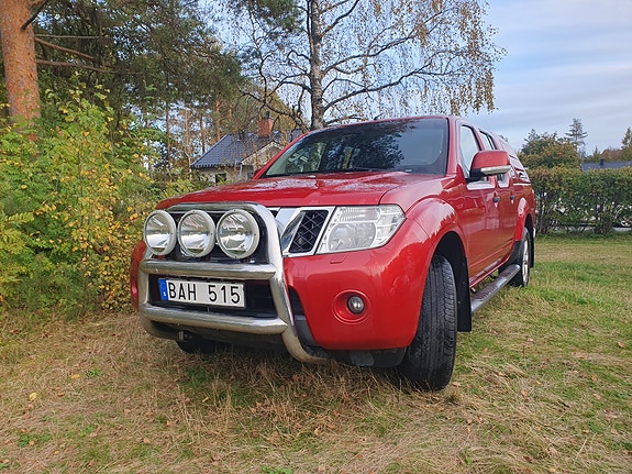 Nissan Navara 2 of 4