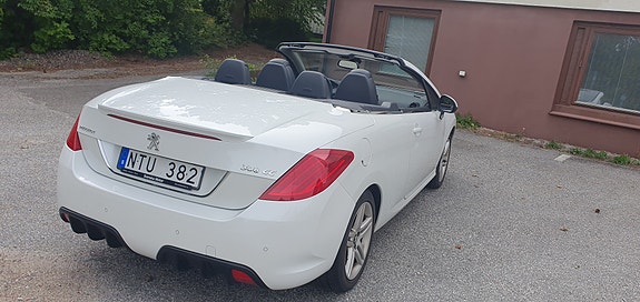 Peugeot 308 2 of 6