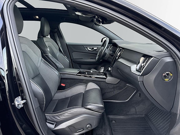 Volvo V60 7 of 22